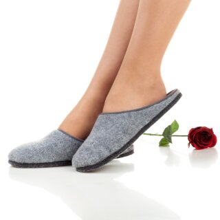 Felt slippers gray 42 EU / 8 UK